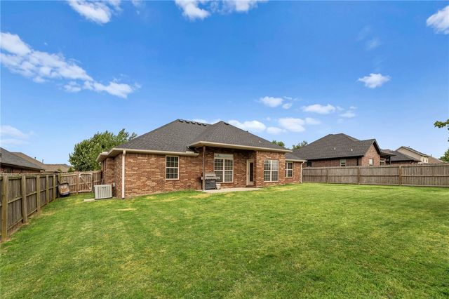 205 Callie Lane, Centerton, AR 72719