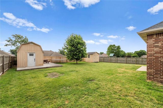 205 Callie Lane, Centerton, AR 72719