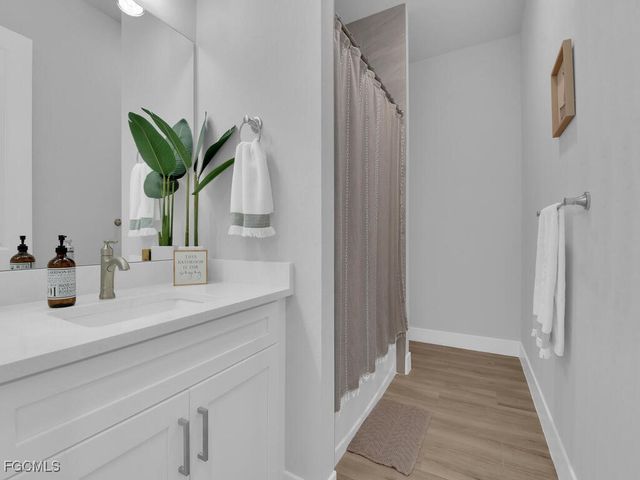 1826 SW 17th AVE, Cape Coral, FL 33991