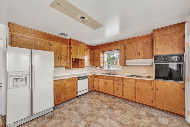 5602 Green Ridge RD NW, Roanoke, VA 24019