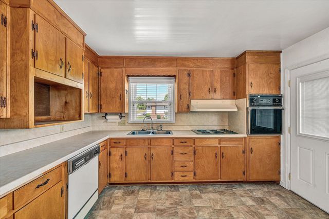 5602 Green Ridge RD NW, Roanoke, VA 24019