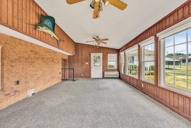5602 Green Ridge RD NW, Roanoke, VA 24019