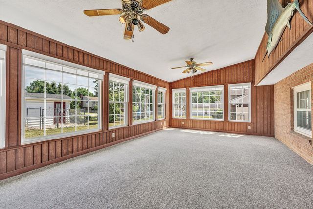 5602 Green Ridge RD NW, Roanoke, VA 24019