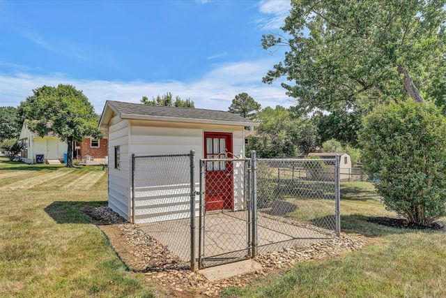 5602 Green Ridge RD NW, Roanoke, VA 24019