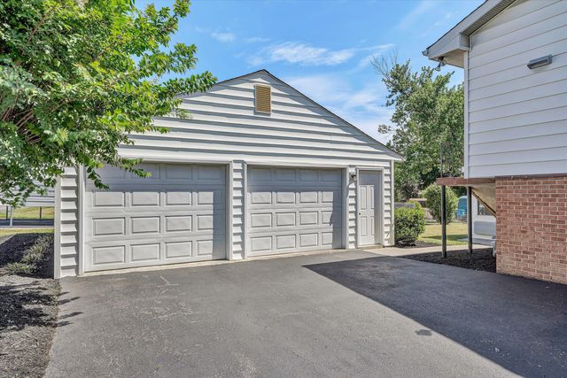 5602 Green Ridge RD NW, Roanoke, VA 24019