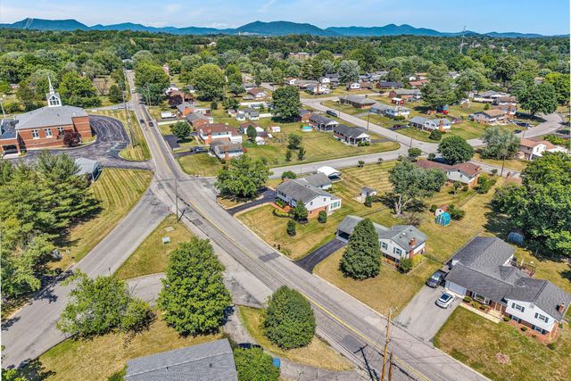 5602 Green Ridge RD NW, Roanoke, VA 24019