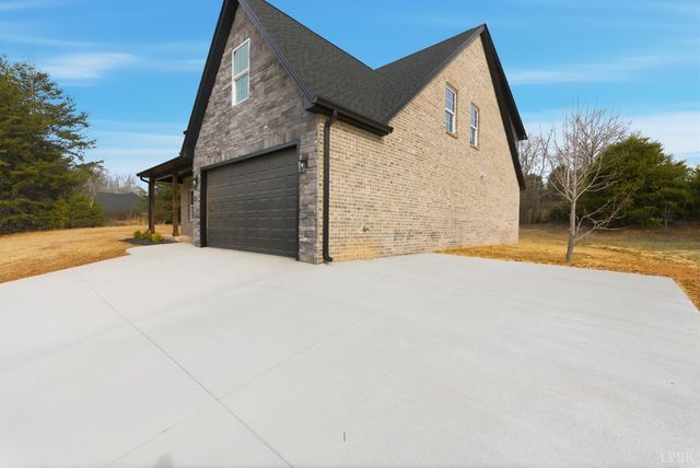 217 Stonegate Way, Danville, VA 24541