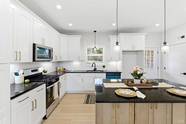 217 Stonegate Way, Danville, VA 24541