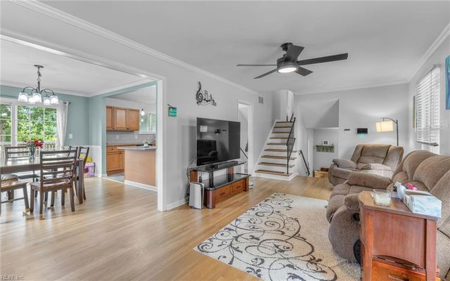 825 Greenwich LN, Newport News, VA 23601