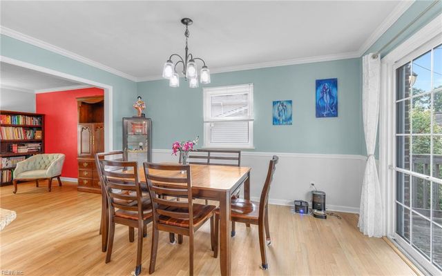 825 Greenwich LN, Newport News, VA 23601