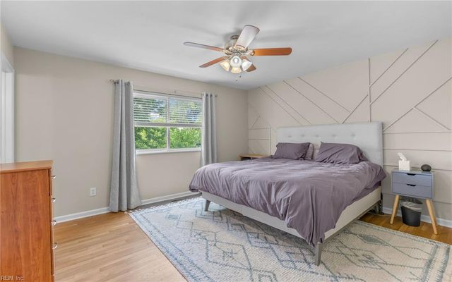 825 Greenwich LN, Newport News, VA 23601