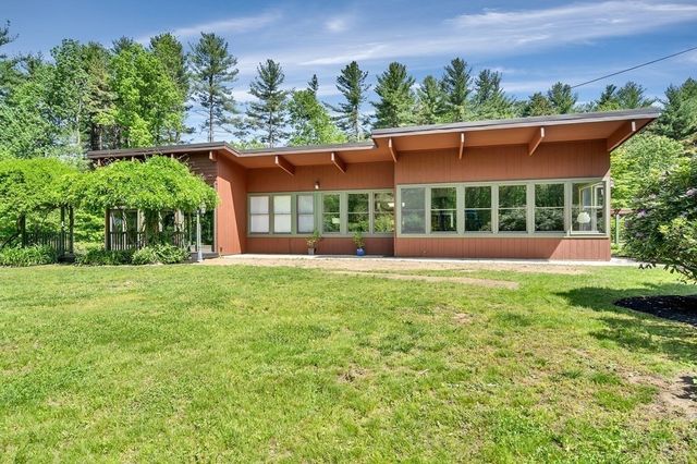 921 Main Street, Bolton, MA 01740