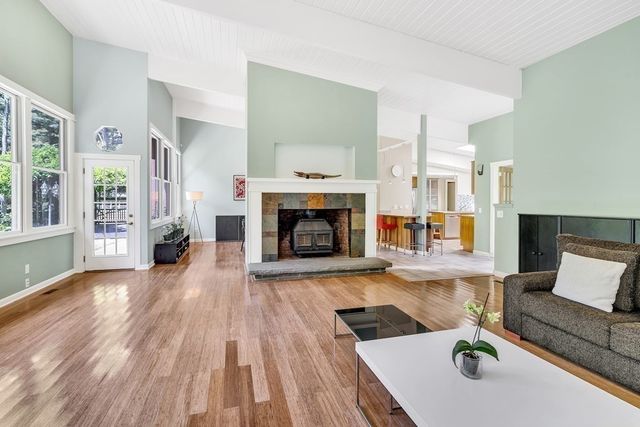 921 Main Street, Bolton, MA 01740