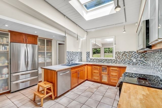 921 Main Street, Bolton, MA 01740