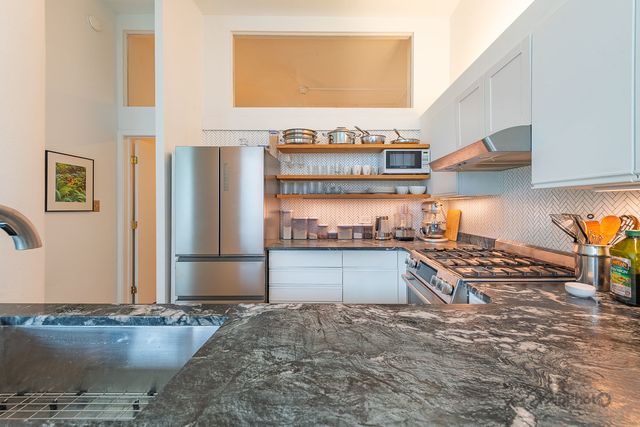 812 W Van Buren Street 3C, Chicago, IL 60607