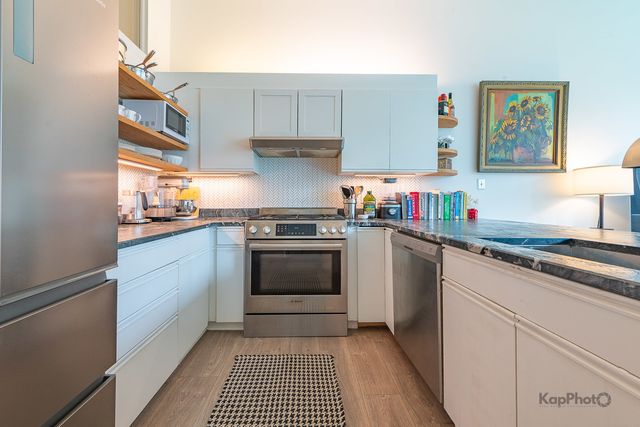 812 W Van Buren Street 3C, Chicago, IL 60607