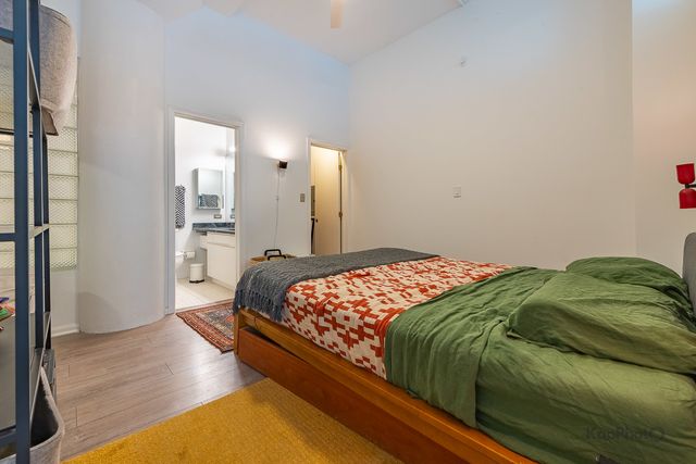 812 W Van Buren Street 3C, Chicago, IL 60607