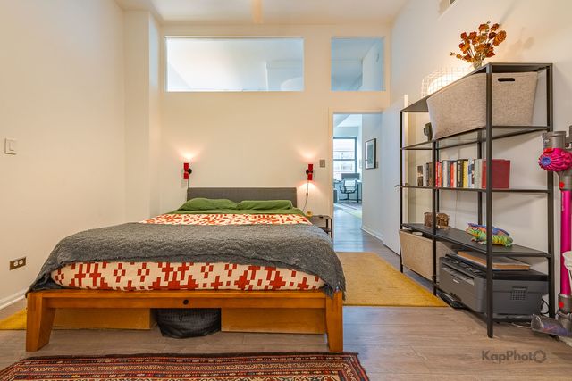 812 W Van Buren Street 3C, Chicago, IL 60607