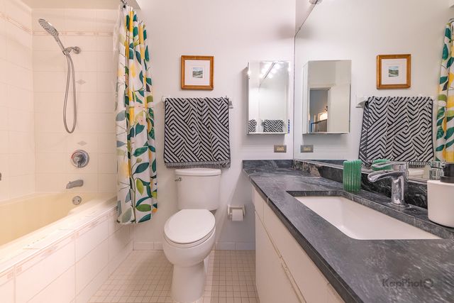 812 W Van Buren Street 3C, Chicago, IL 60607