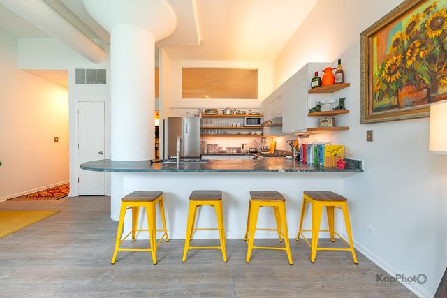 812 W Van Buren Street 3C, Chicago, IL 60607