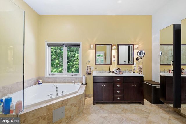 13 TRAILRIDGE CT, Potomac, MD 20854