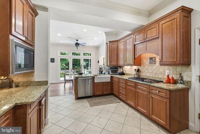 13 TRAILRIDGE CT, Potomac, MD 20854