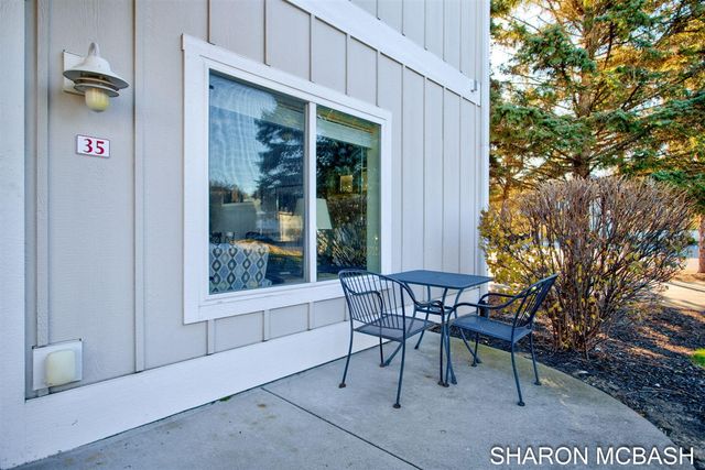 320 Blue Star Highway 35, Douglas, MI 49406