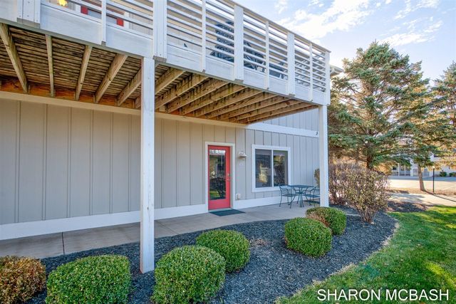 320 Blue Star Highway 35, Douglas, MI 49406