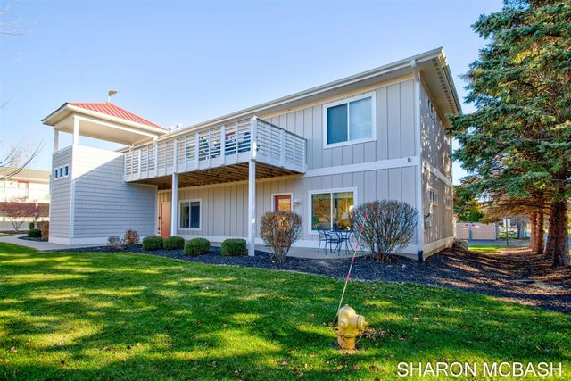 320 Blue Star Highway 35, Douglas, MI 49406