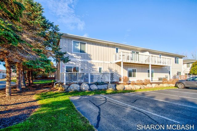 320 Blue Star Highway 35, Douglas, MI 49406