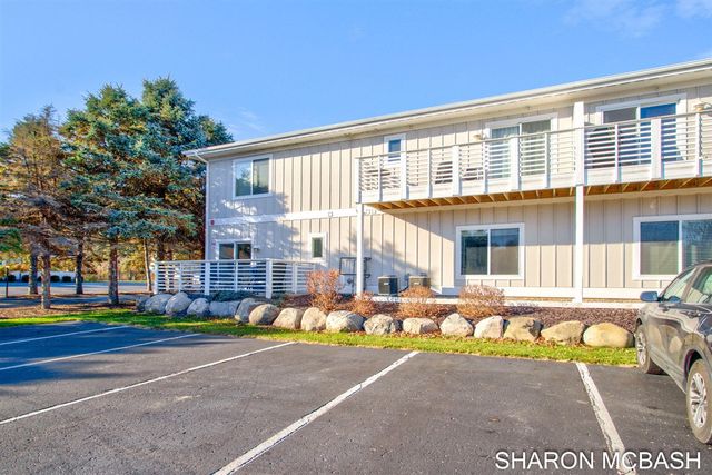 320 Blue Star Highway 35, Douglas, MI 49406