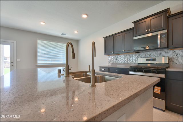 12868 STAR GAZE Avenue, El Paso, TX 79928