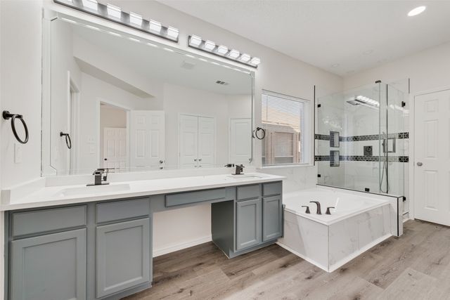 5702 Streamside Drive, Arlington, TX 76018