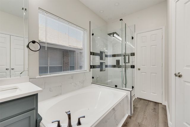 5702 Streamside Drive, Arlington, TX 76018