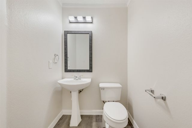 5702 Streamside Drive, Arlington, TX 76018