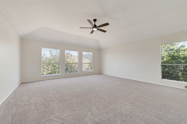 5702 Streamside Drive, Arlington, TX 76018