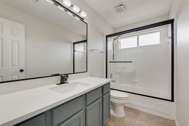 5702 Streamside Drive, Arlington, TX 76018