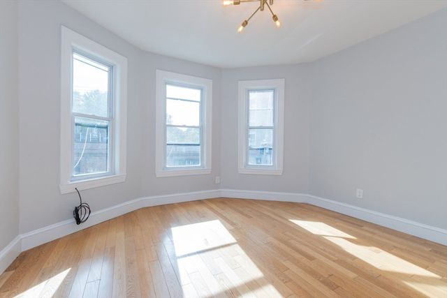 131 Erie St 2, Cambridge, MA 02139