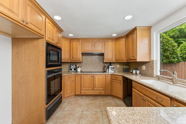 1116 Terra Way, Roseville, CA 95661
