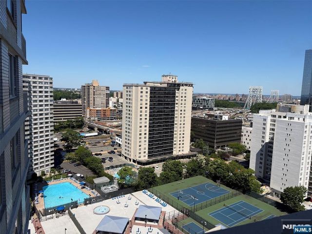 2000 Linwood Avenue 21R, Fort Lee, NJ 07024