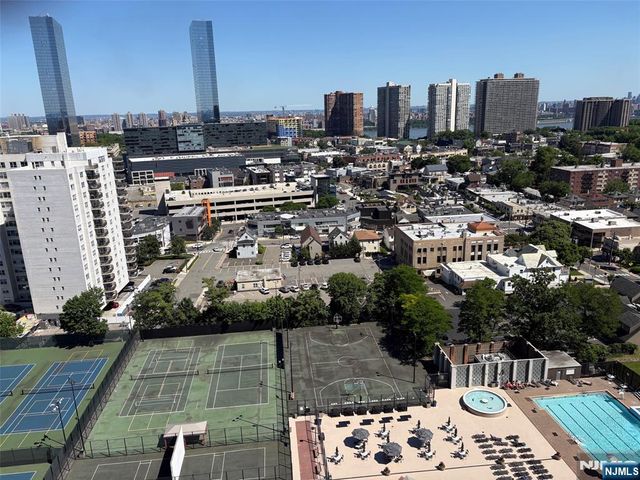 2000 Linwood Avenue 21R, Fort Lee, NJ 07024