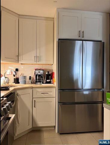 2000 Linwood Avenue 21R, Fort Lee, NJ 07024