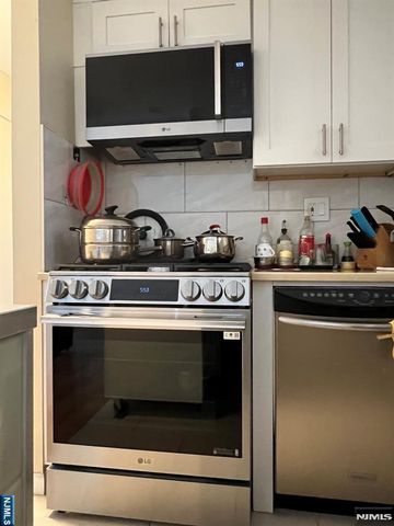 2000 Linwood Avenue 21R, Fort Lee, NJ 07024