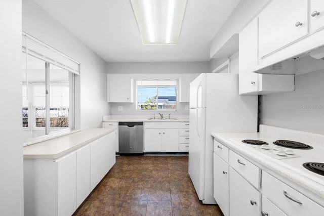 1513 ARROWHEAD DRIVE, Sun City Center, FL 33573