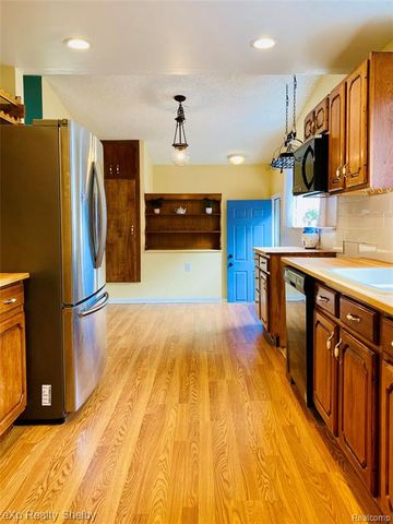 1545 Cynthia Avenue, Madison Heights, MI 48071
