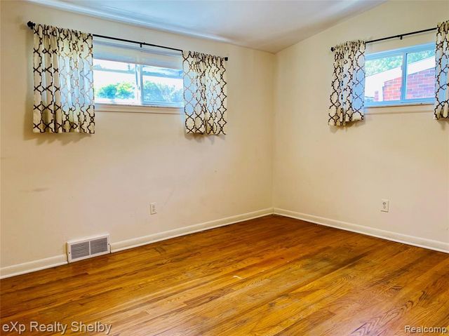 1545 Cynthia Avenue, Madison Heights, MI 48071