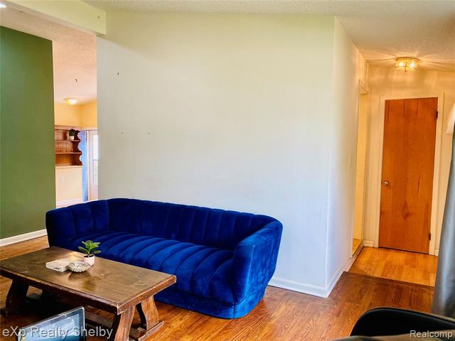 1545 Cynthia Avenue, Madison Heights, MI 48071