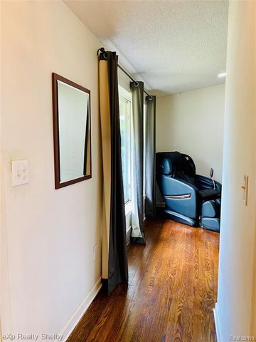 1545 Cynthia Avenue, Madison Heights, MI 48071