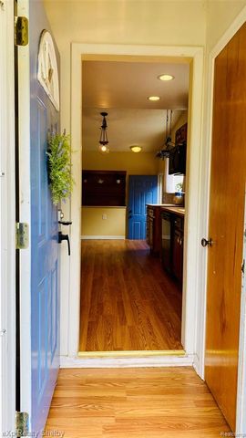 1545 Cynthia Avenue, Madison Heights, MI 48071