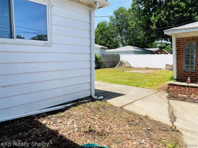 1545 Cynthia Avenue, Madison Heights, MI 48071